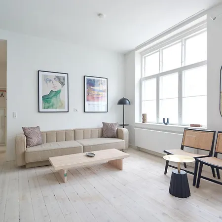 Stylish Apartment In Heart Of Cph Near Stroget & The Canals-2