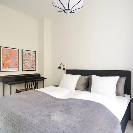 Stylish Apartment In Heart Of Cph Near Stroget & The Canals-3